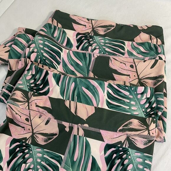 New Nike Dri Fit Activewear Cropped Pant Legging Pink Leaf Women's Medium - Picture 9 of 9